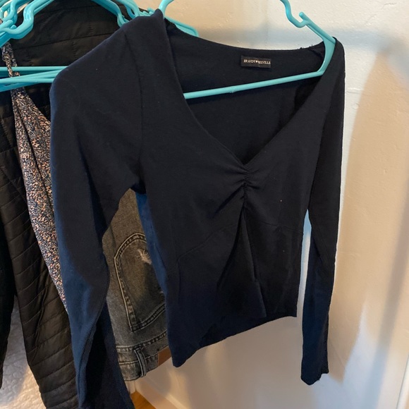 Bundle of three rare Brandy Melville crop tops! - Picture 8 of 10